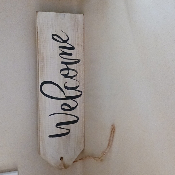 Welcome Sign - Picture 1 of 4